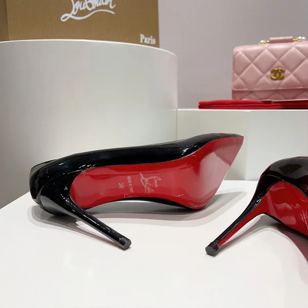 Christian Louboutin Hot Chick Scalloped Patent Pumps Black product view 7