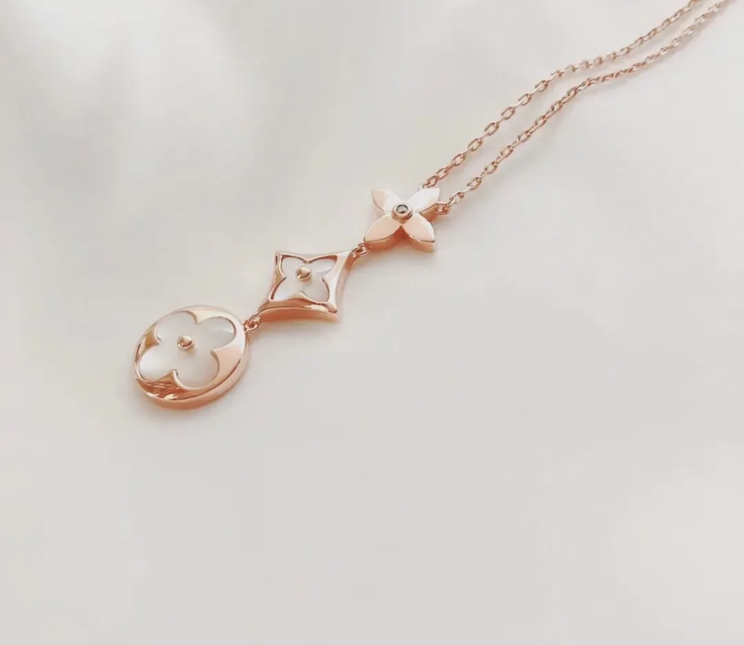 Louis Vuitton Three-Blossom Pearlescent Pendant Necklace White Inlay and Rose-Tone product view 5