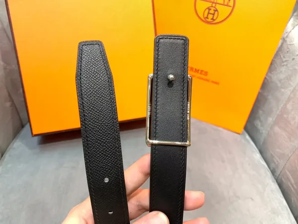Hermès Black Reversible Belt with Silver-Tone Horse-and-Carriage Buckle product view 7