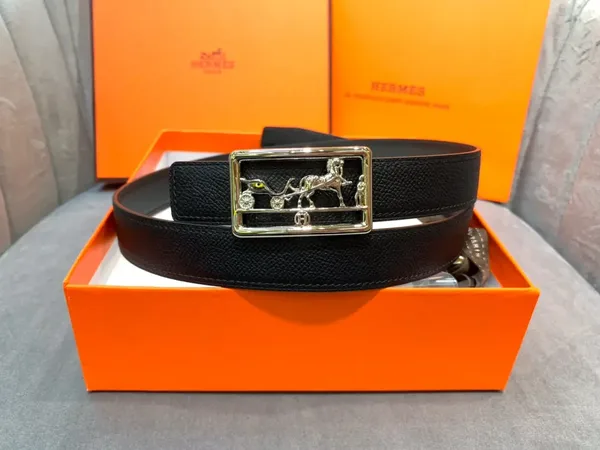 Hermès Black Reversible Belt with Silver-Tone Horse-and-Carriage Buckle product view 3