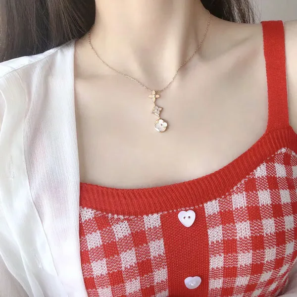 Louis Vuitton Three-Blossom Pearlescent Pendant Necklace White Inlay and Rose-Tone product view 6