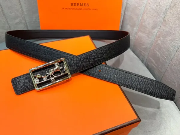 Hermès Black Reversible Belt with Silver-Tone Horse-and-Carriage Buckle product photo