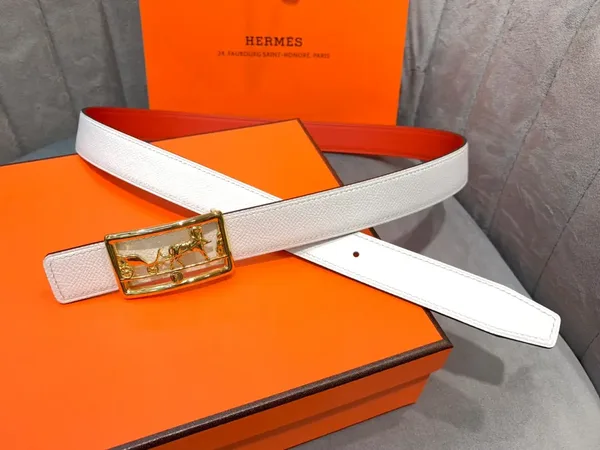 Hermès White/Red Reversible Belt with Gold-Tone Horse-and-Carriage Buckle product photo