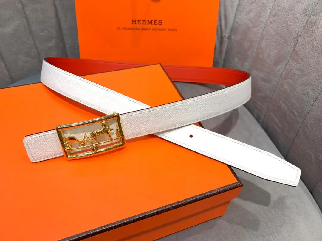 Hermès White/Red Reversible Belt with Gold-Tone Horse-and-Carriage Buckle product view 1