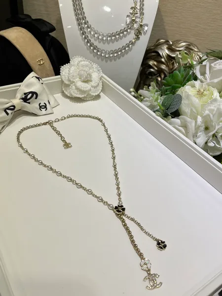 Chanel Camellia Pearl-Effect Y Necklace Black White and Gold-Tone product view 4