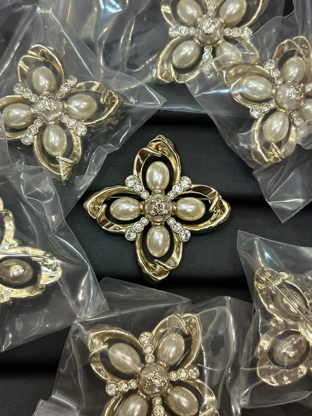 Chanel Pearl-Effect Four-Petal Floral Brooch Gold-Tone product photo