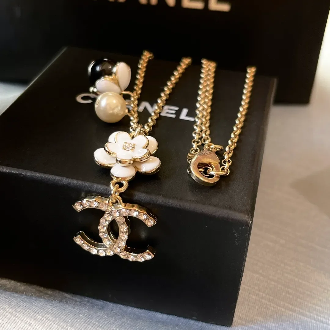 Chanel Flower Pearl-Effect CC Pendant Necklace Gold-Tone product view 4