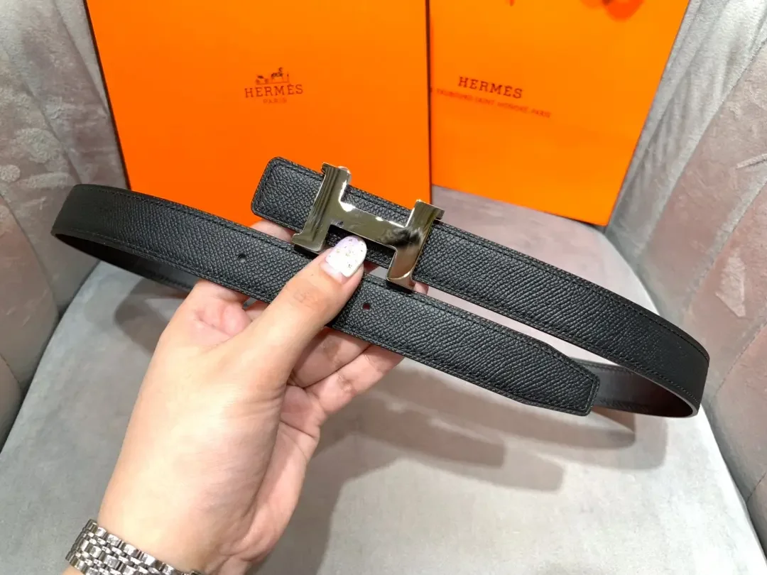 Hermès Black Reversible Belt with Silver-Tone Wide H Buckle product view 4