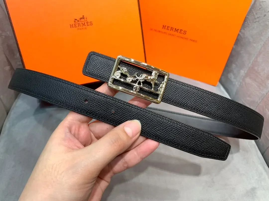 Hermès Black Reversible Belt with Silver-Tone Horse-and-Carriage Buckle product view 5
