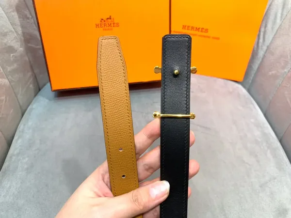 Hermès Tan/Black Reversible Belt with Gold-Tone Stirrup-Style H Buckle product view 7