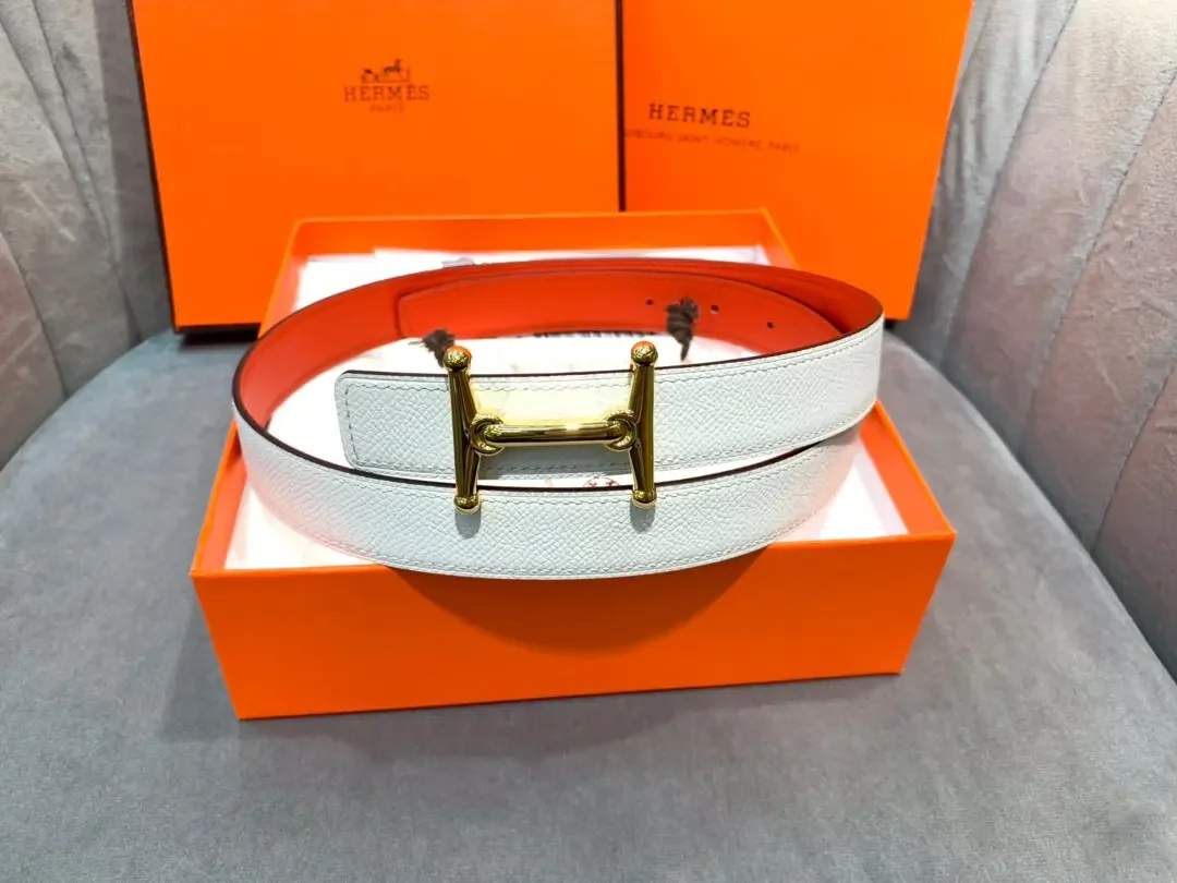 Hermès White/Red Reversible Belt with Gold-Tone Stirrup-Style H Buckle product view 5