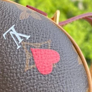Louis Vuitton M57456 Game On Cœur Crossbody Bag Monogram product view 4