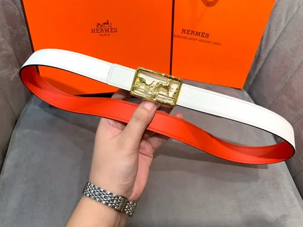 Hermès White/Red Reversible Belt with Gold-Tone Horse-and-Carriage Buckle product view 6