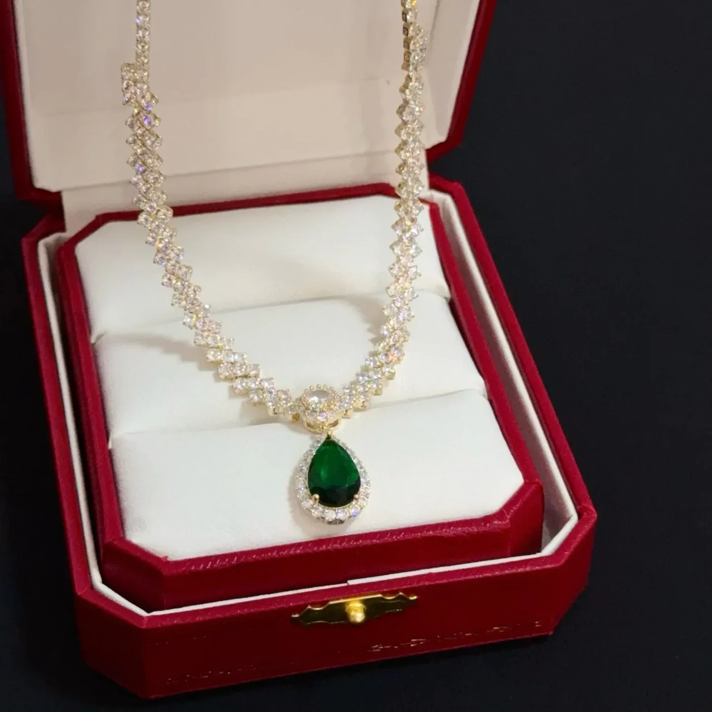 Cartier Green Pear-Shaped Gold-Tone Beaded Necklace product view 3