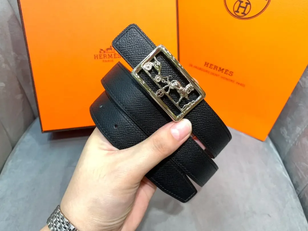 Hermès Black Reversible Belt with Silver-Tone Horse-and-Carriage Buckle product view 4