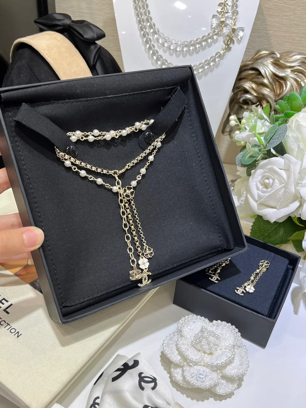 Chanel Camellia Pearl-Effect Y Necklace Black White and Gold-Tone product view 2