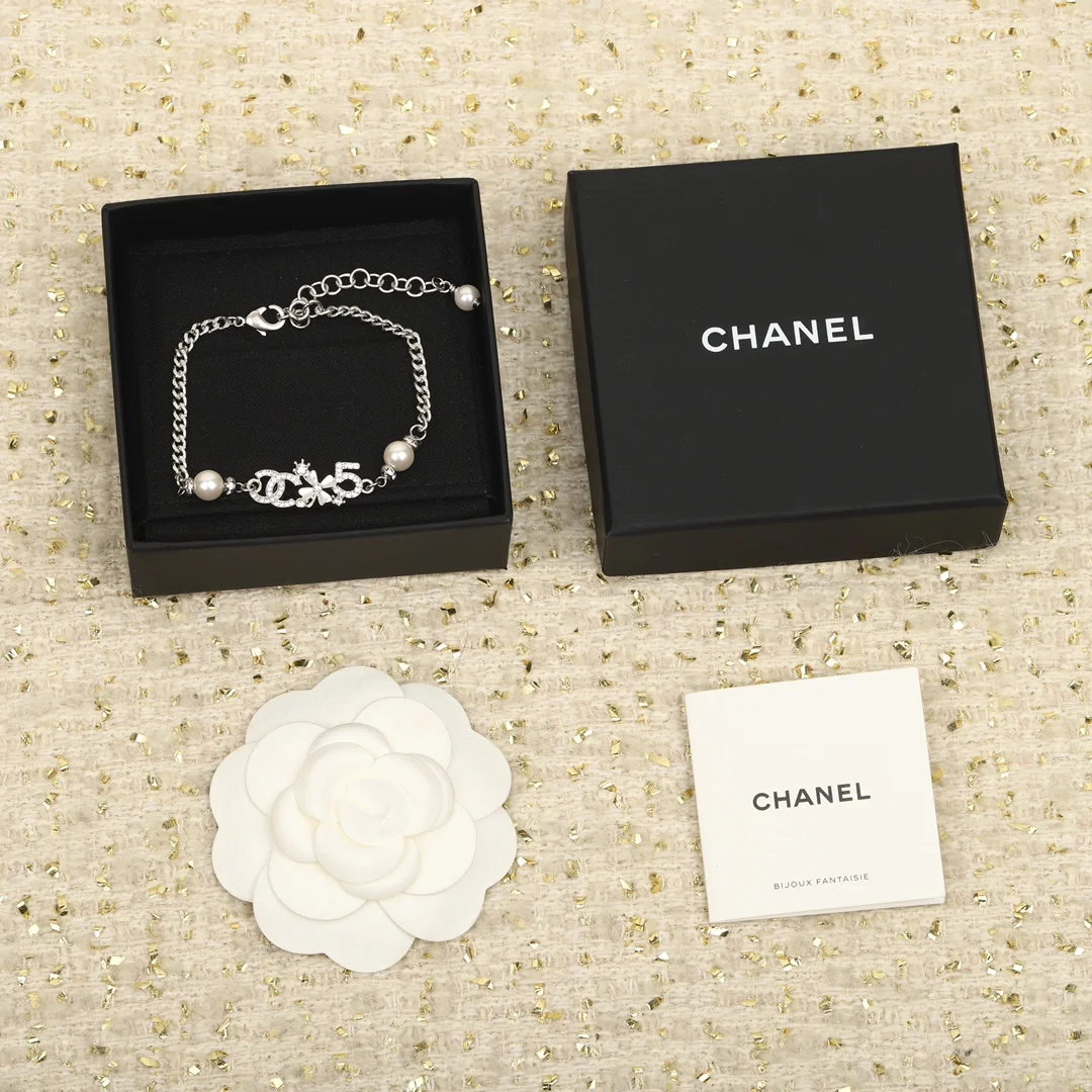Chanel No.5 Clover Chain Bracelet Silver-Tone product view 4