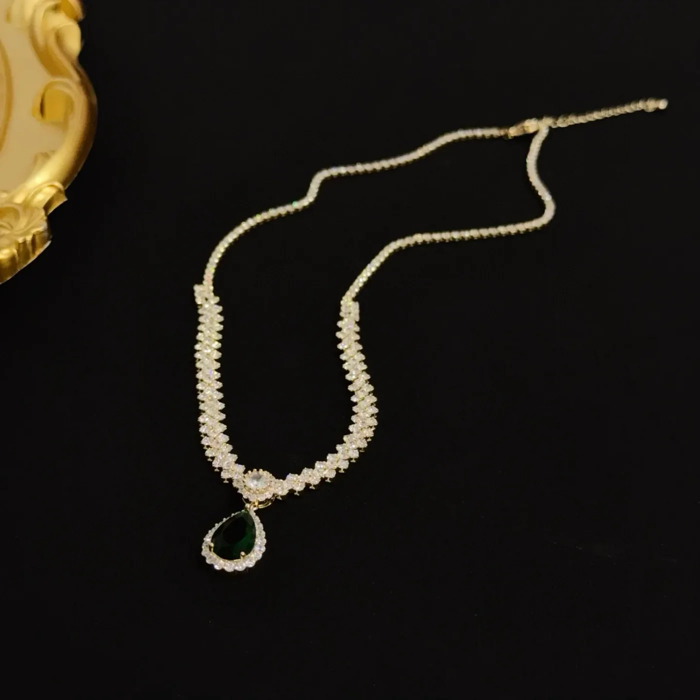 Cartier Green Pear-Shaped Gold-Tone Beaded Necklace product view 5