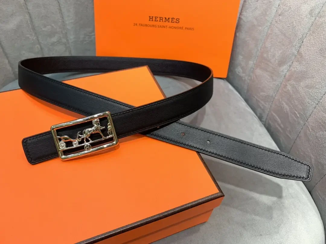 Hermès Black Reversible Belt with Silver-Tone Horse-and-Carriage Buckle product view 2